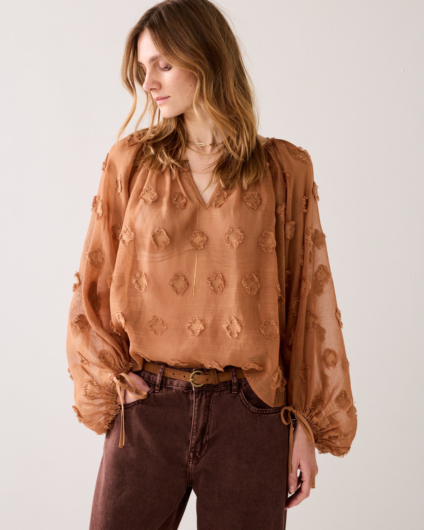Summum 3D 	puff sleeve blouse.