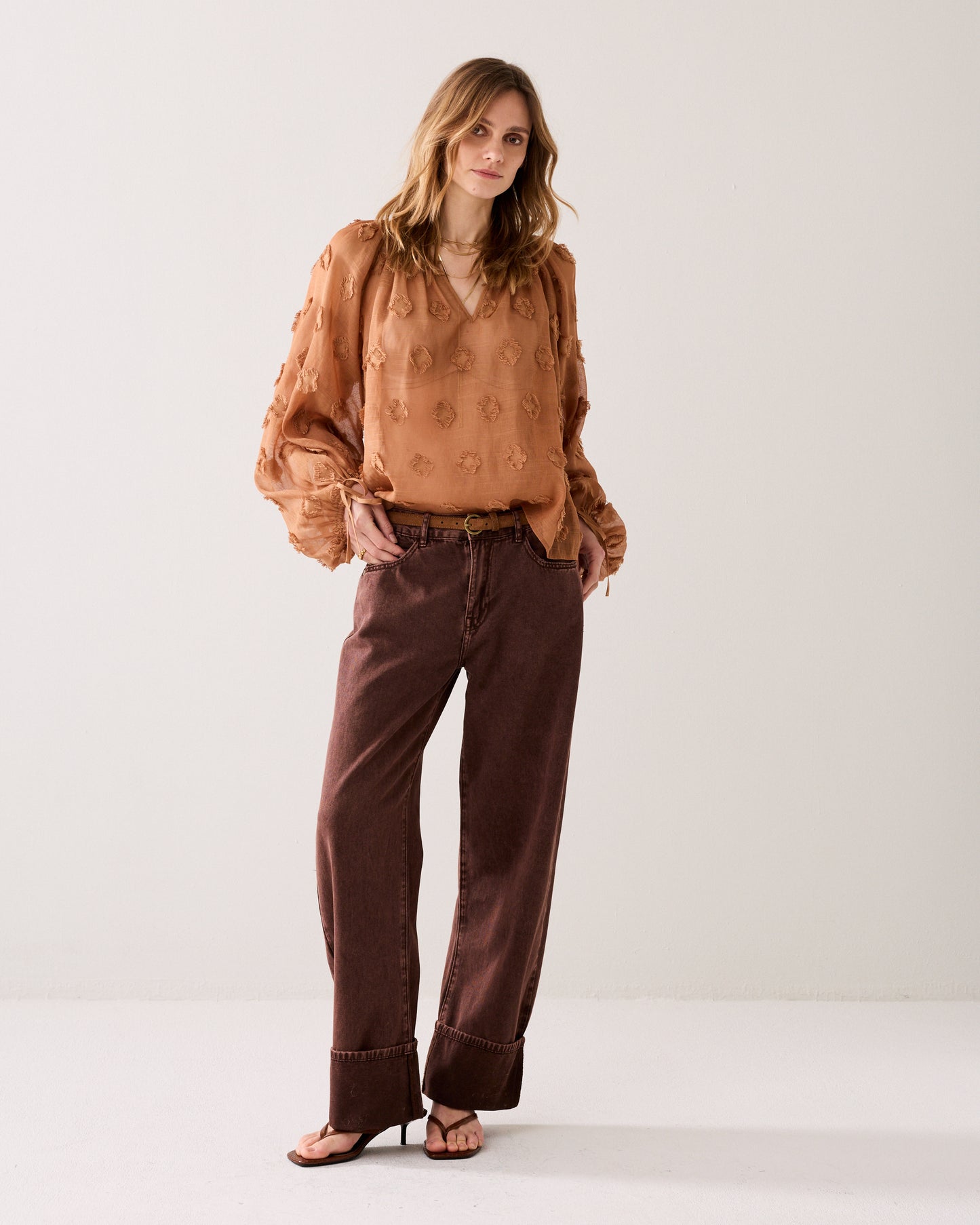 Summum 3D 	puff sleeve blouse.