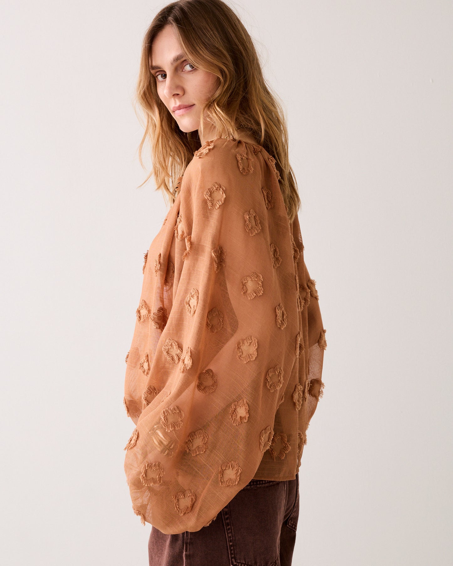 Summum 3D 	puff sleeve blouse.