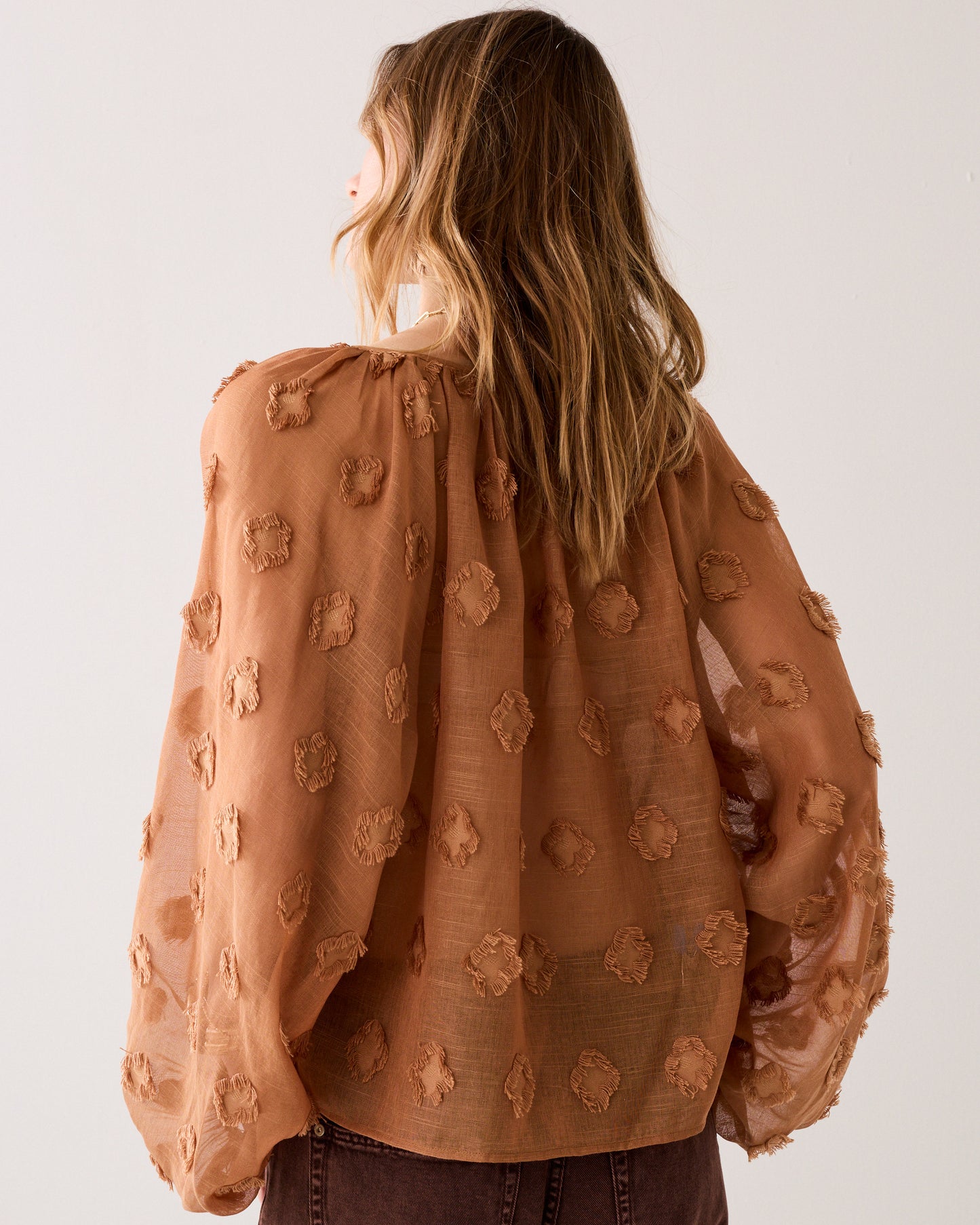 Summum 3D 	puff sleeve blouse.